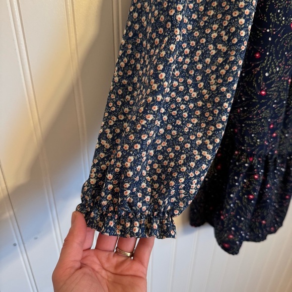 Umgee Women’s Blue Floral Smocked Long Sleeve Square Neck Dress Size Small - Picture 3 of 15